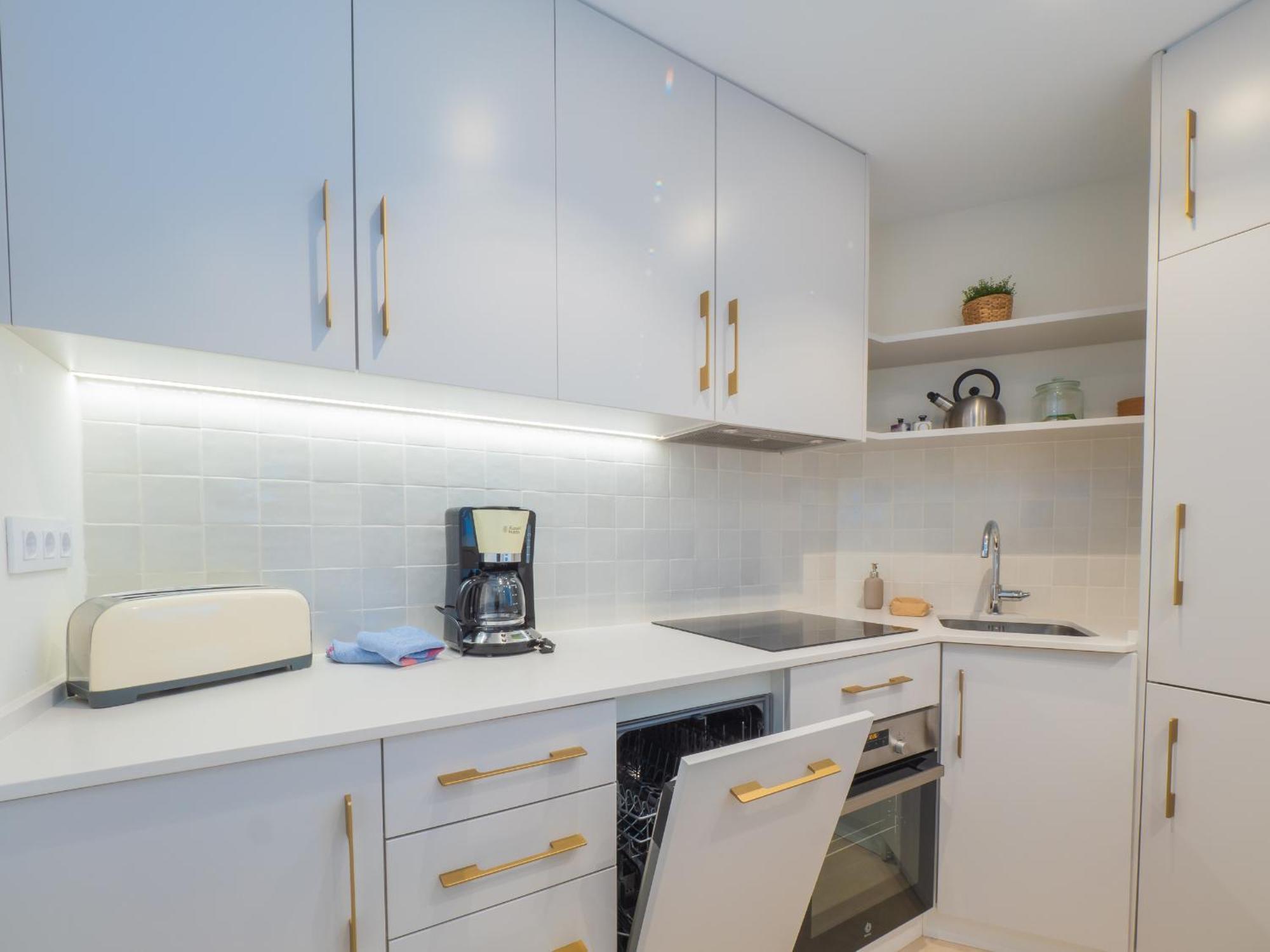 Apartamento Cubo's Estudio Cabopino Port & Parking *