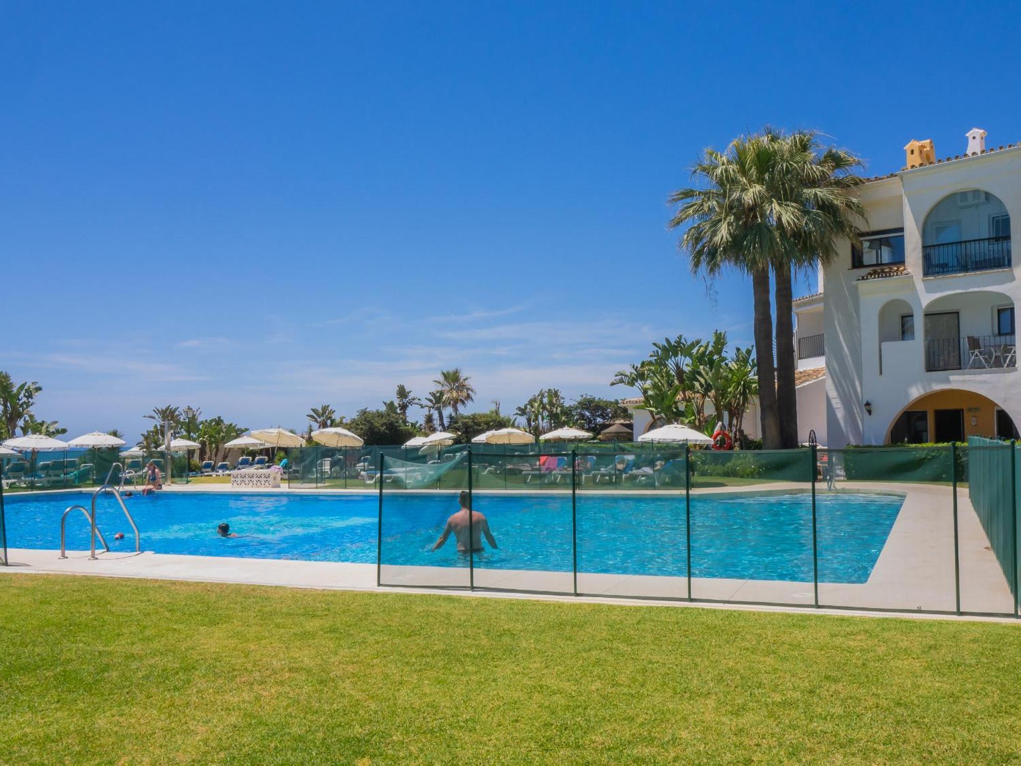 Cubo's Estudio Cabopino Port & Parking Apartamento
